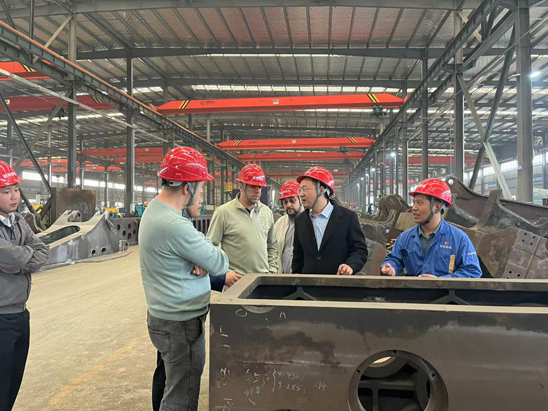 白俄罗斯客户来特鲁门考察桁架机械手项目